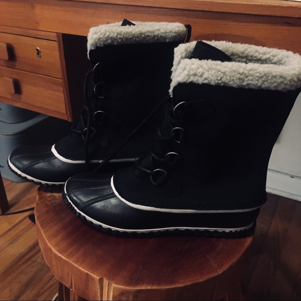Sorel Women’s Caribou Slim Waterproof Boot